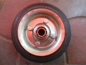 Колеса из черной резины