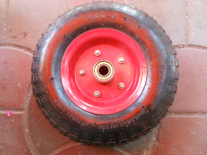 Колесо пневматическое на тачку строительную