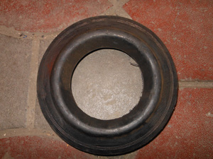 Резина черная на тележку